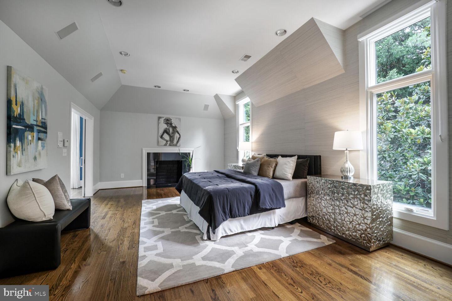 Washington, District of Columbia, 20016, United States, 5 Bedrooms Bedrooms, ,6 BathroomsBathrooms,Residential,For Sale,1896889