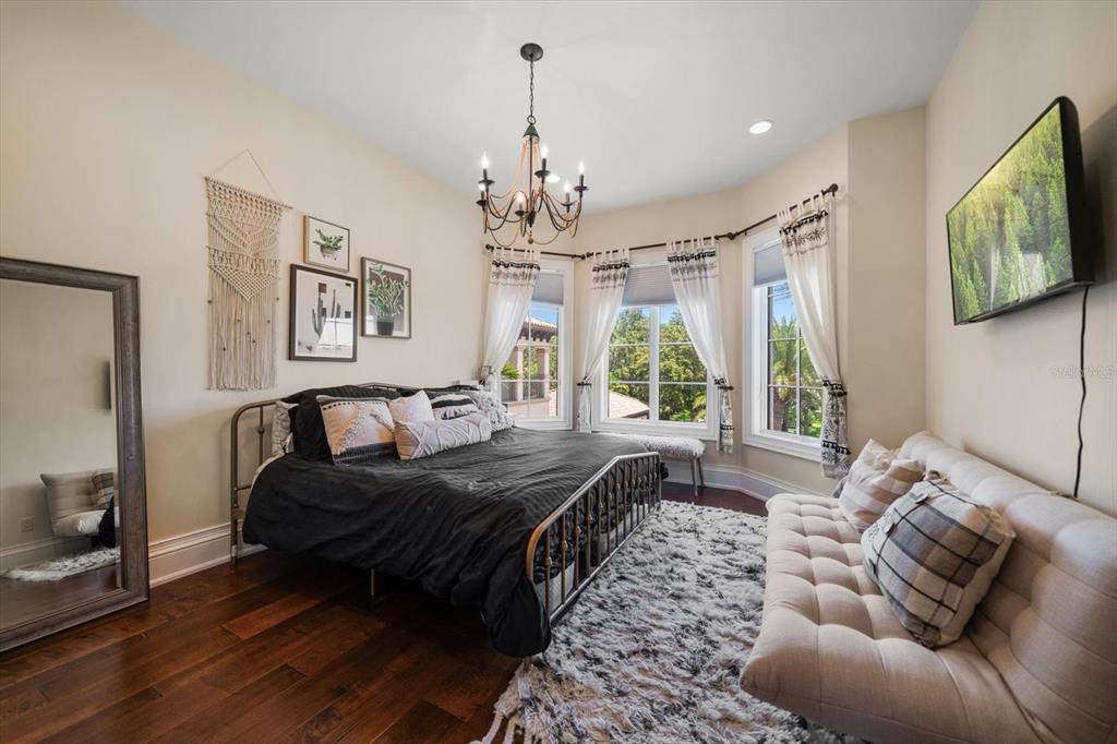 Largo, Florida, 33774, United States, 5 Bedrooms Bedrooms, ,7 BathroomsBathrooms,Residential,For Sale,1876225