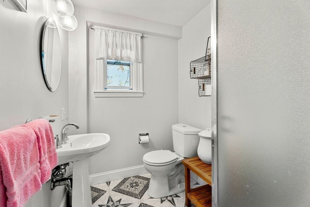 Marblehead, Massachusetts, 01945, United States, 4 Bedrooms Bedrooms, ,3 BathroomsBathrooms,Residential,For Sale,1903628