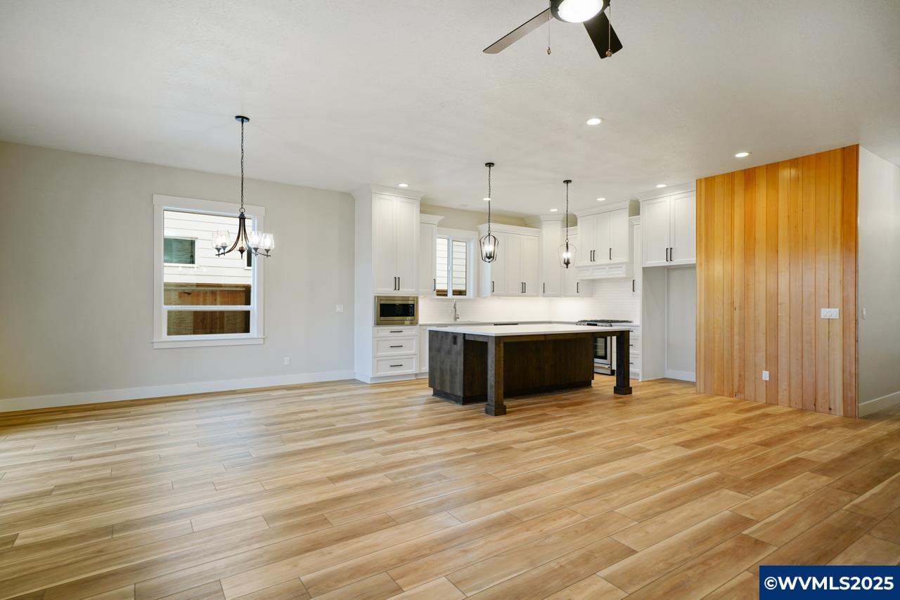 Salem, Oregon, 97306, United States, 4 Bedrooms Bedrooms, ,2 BathroomsBathrooms,Residential,For Sale,1857017