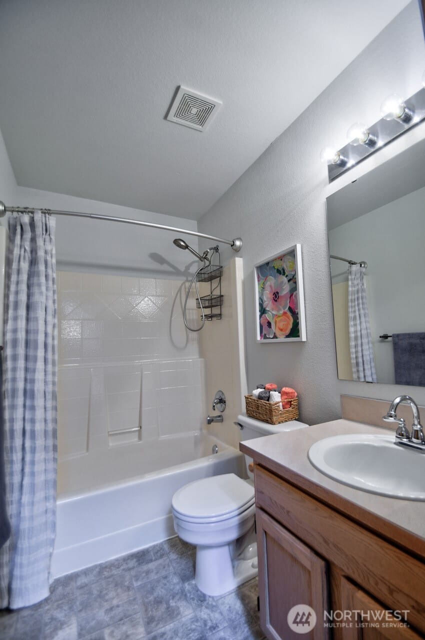 Lacey, Washington, 98513, United States, 4 Bedrooms Bedrooms, ,3 BathroomsBathrooms,Residential,For Sale,1932145