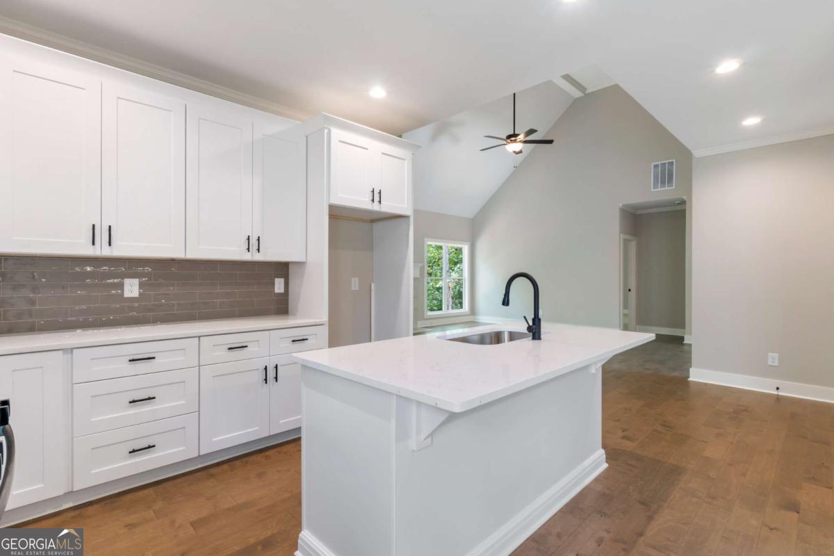 Athens, Georgia, 30605, United States, 3 Bedrooms Bedrooms, ,2 BathroomsBathrooms,Residential,For Sale,1906497