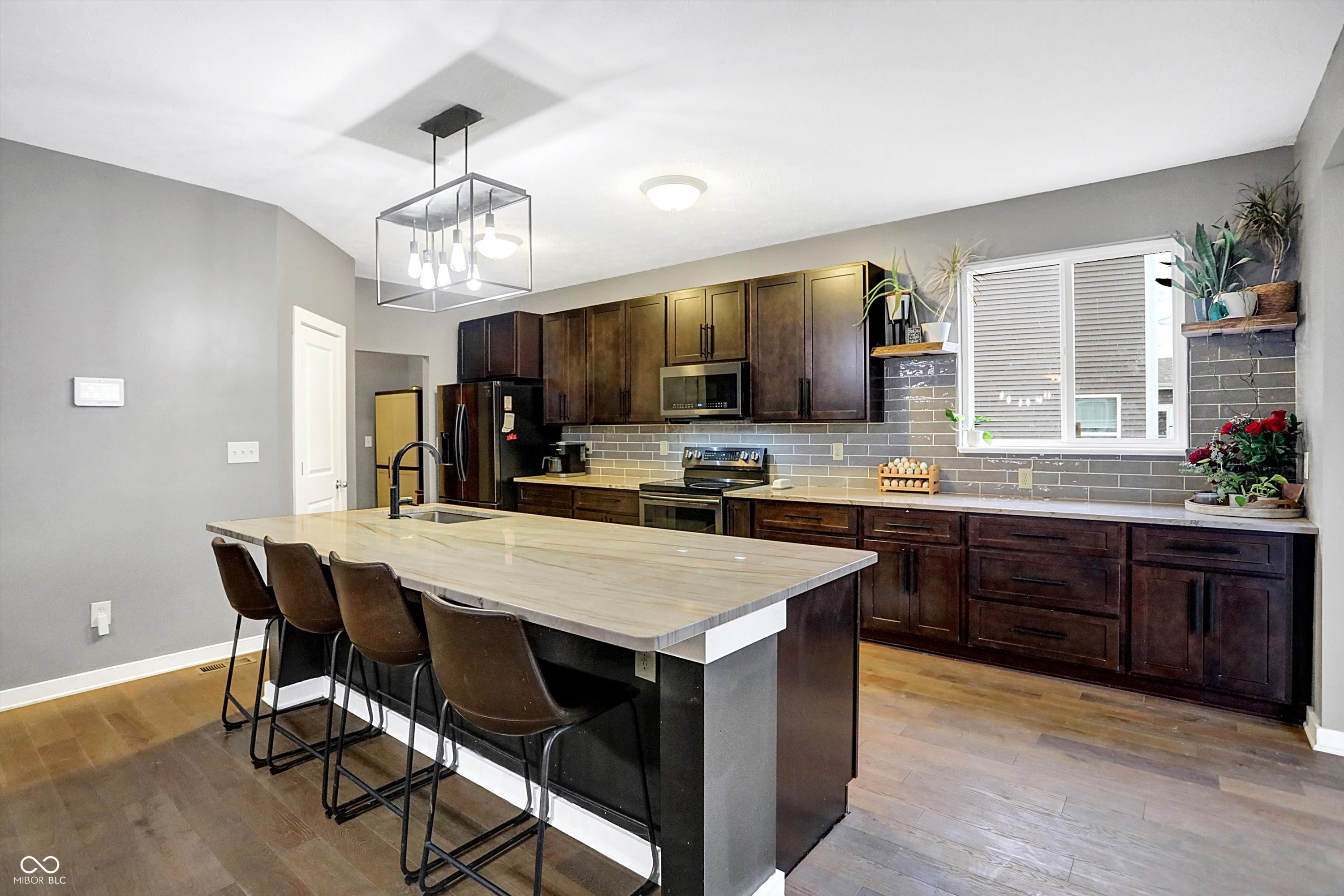 Franklin, Indiana, 46131, United States, 6 Bedrooms Bedrooms, ,4 BathroomsBathrooms,Residential,For Sale,1978604