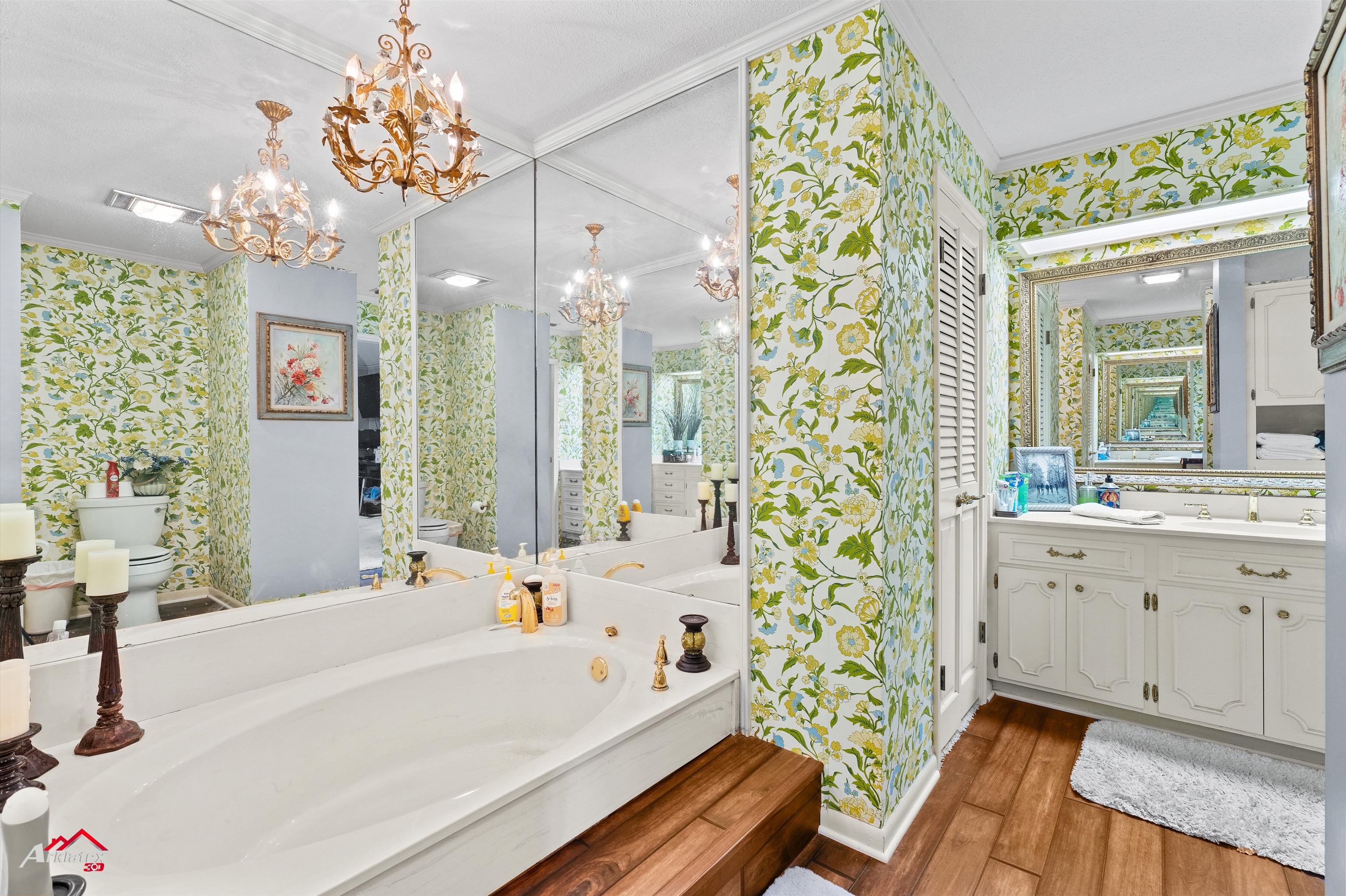 Henderson, Texas, 75654, United States, 3 Bedrooms Bedrooms, ,4 BathroomsBathrooms,Residential,For Sale,1975189