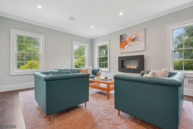 Millburn Twp., New Jersey, 07078, United States, 7 Bedrooms Bedrooms, ,9 BathroomsBathrooms,Residential,For Sale,1838878