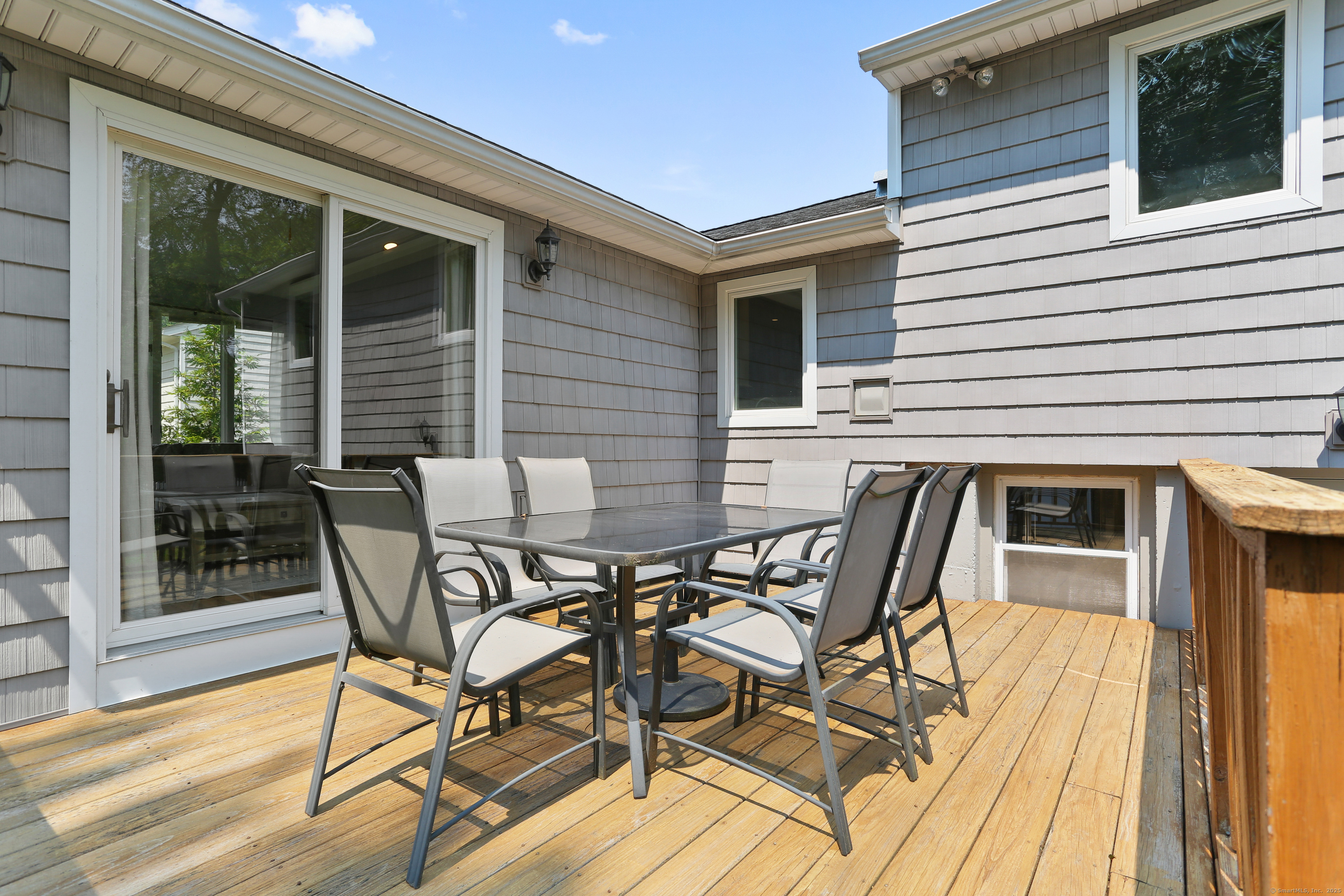 Fairfield, Connecticut, 06824, United States, 3 Bedrooms Bedrooms, ,2 BathroomsBathrooms,Residential,For Sale,1916978