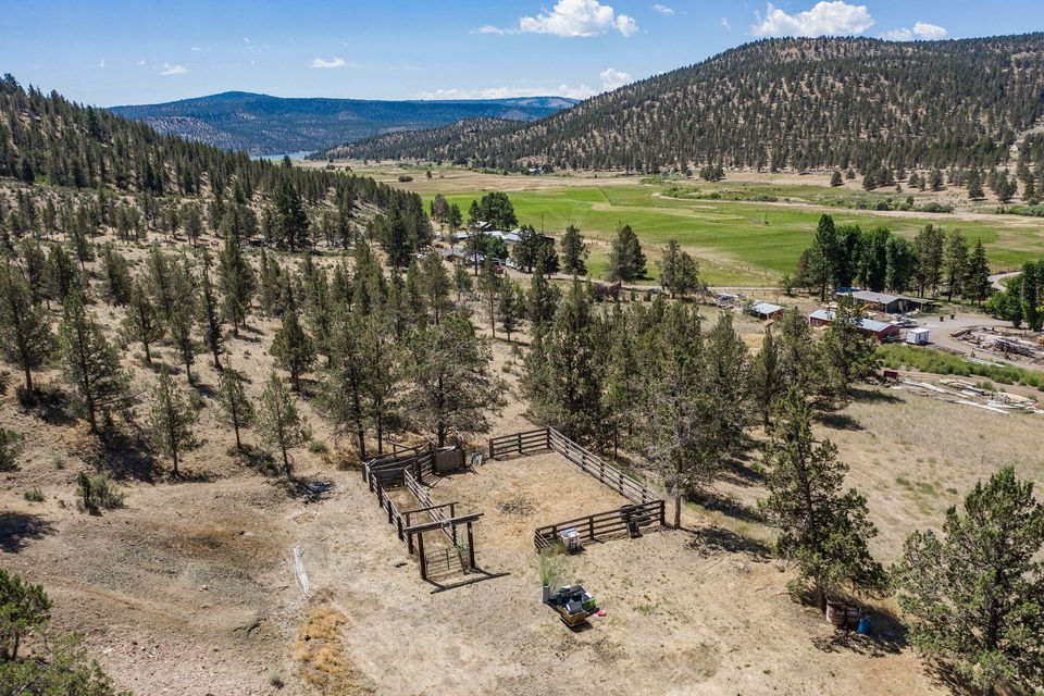 Prineville, Oregon, 97754, United States, 3 Bedrooms Bedrooms, ,3 BathroomsBathrooms,Residential,For Sale,1850319