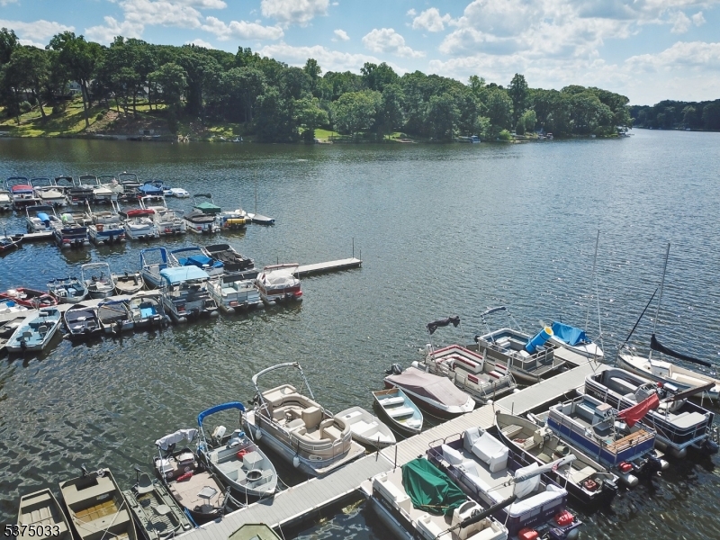 Rockaway Twp., New Jersey, 07866, United States, 3 Bedrooms Bedrooms, ,3 BathroomsBathrooms,Residential,For Sale,1906330