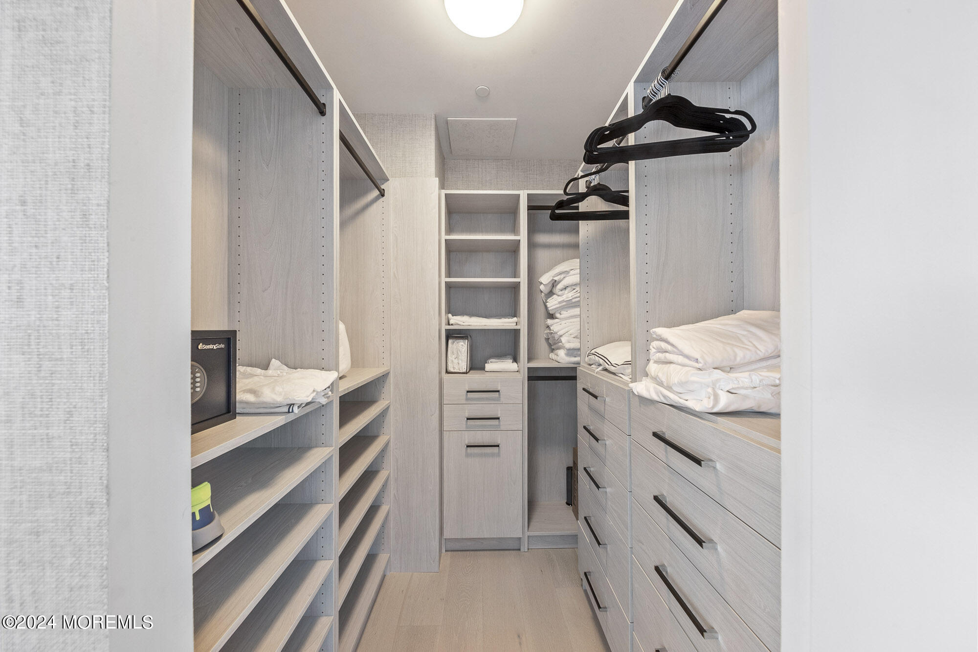 Asbury Park, New Jersey, 07712, United States, 3 Bedrooms Bedrooms, ,3 BathroomsBathrooms,Residential,For Sale,2003332