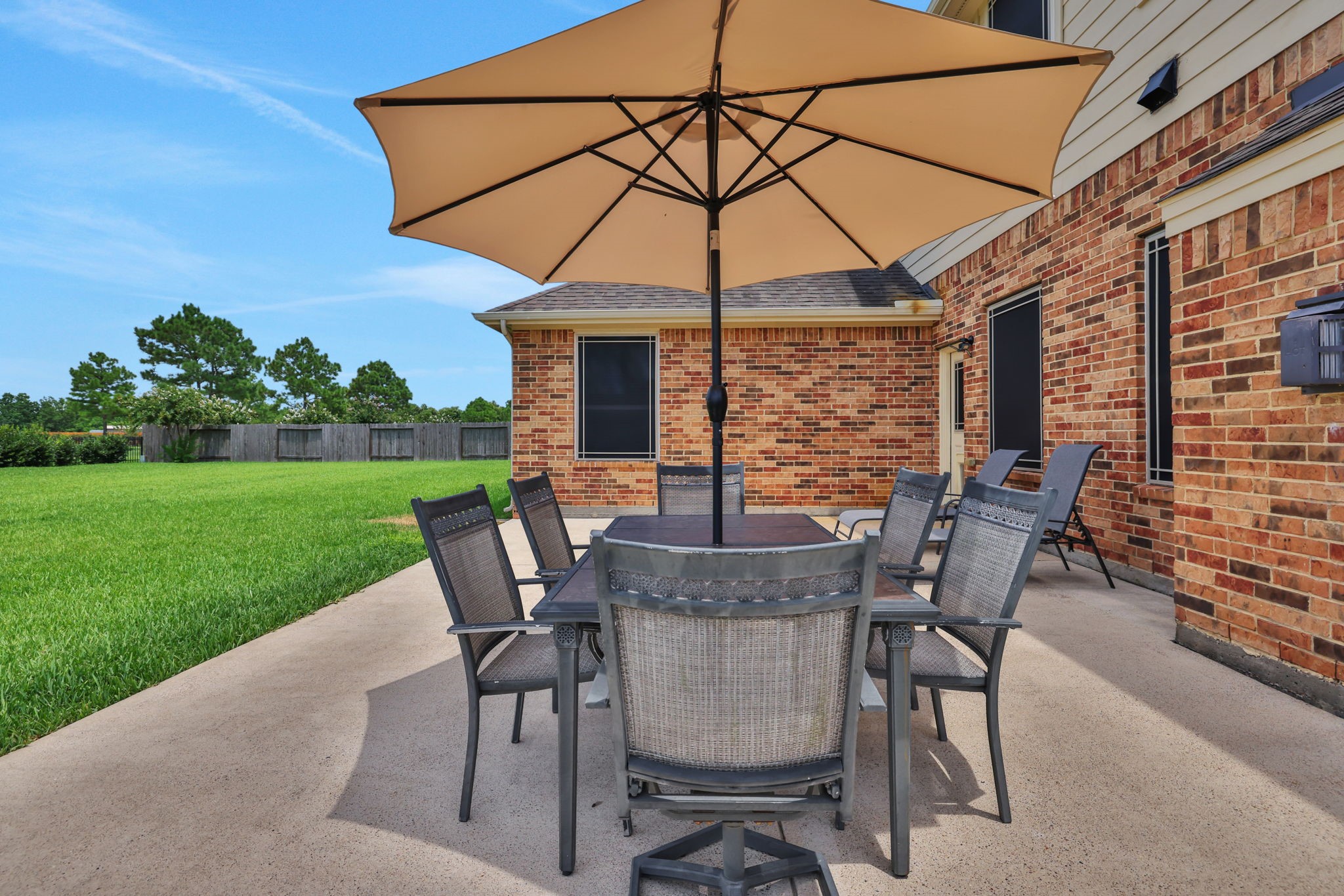 Mont Belvieu, Texas, 77523, United States, 5 Bedrooms Bedrooms, ,4 BathroomsBathrooms,Residential,For Sale,1906104