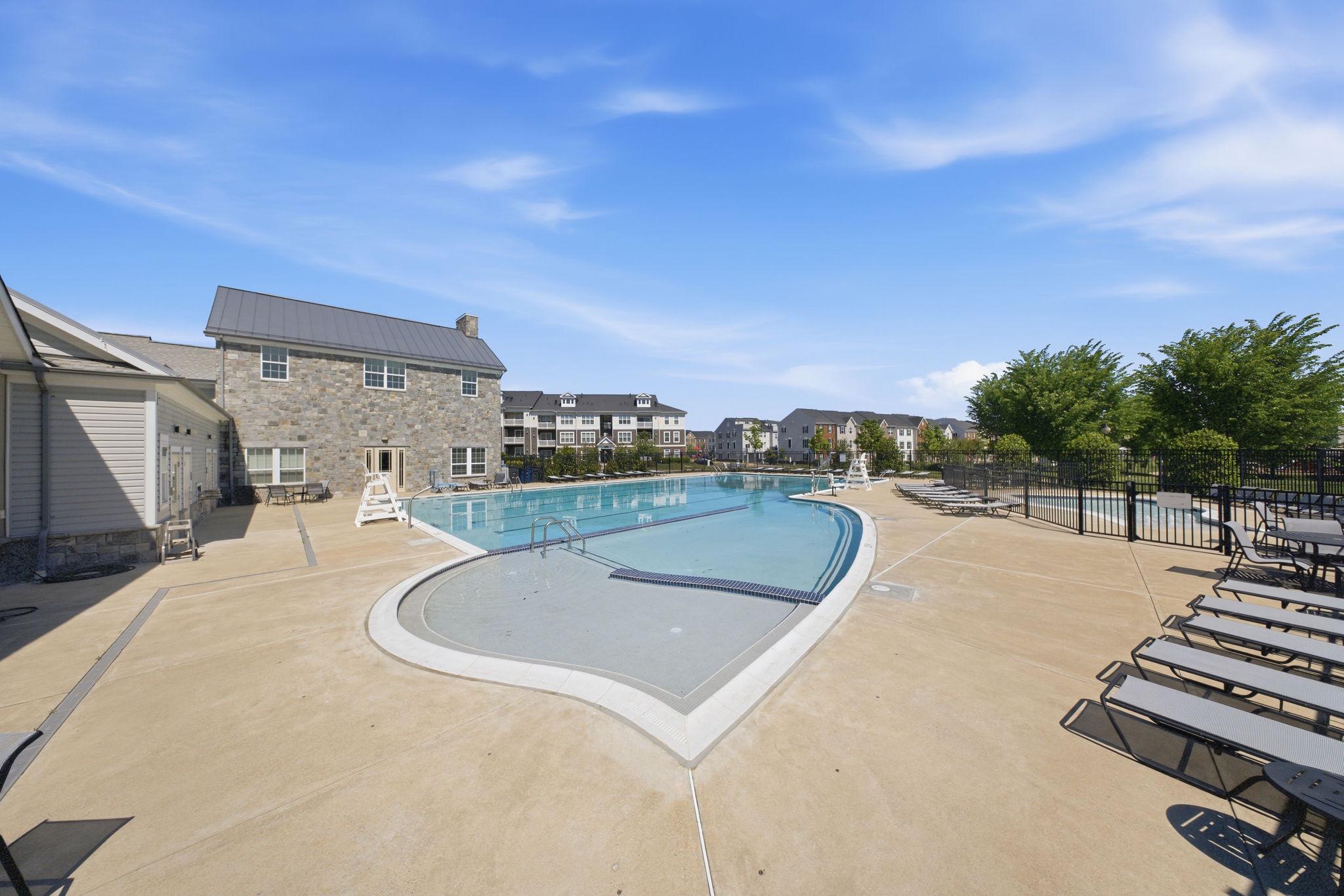  24728 Malibu Terrace, Sterling, VA, 20166 - 物件實景