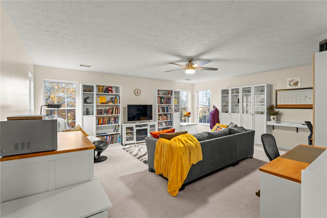 Venetia, Pennsylvania, 15367, United States, 4 Bedrooms Bedrooms, ,3 BathroomsBathrooms,Residential,For Sale,2008848