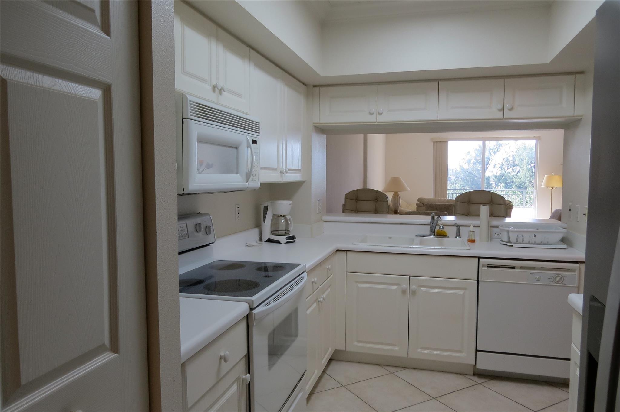 Pompano Beach, Florida, 33062, United States, 2 Bedrooms Bedrooms, ,3 BathroomsBathrooms,Residential,For Sale,1915850