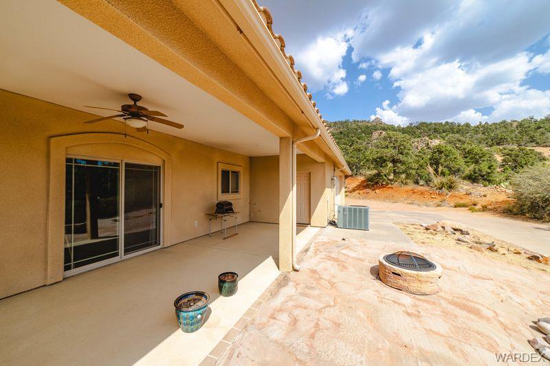 Kingman, Arizona, 86401, United States, 3 Bedrooms Bedrooms, ,2 BathroomsBathrooms,Residential,For Sale,1980873