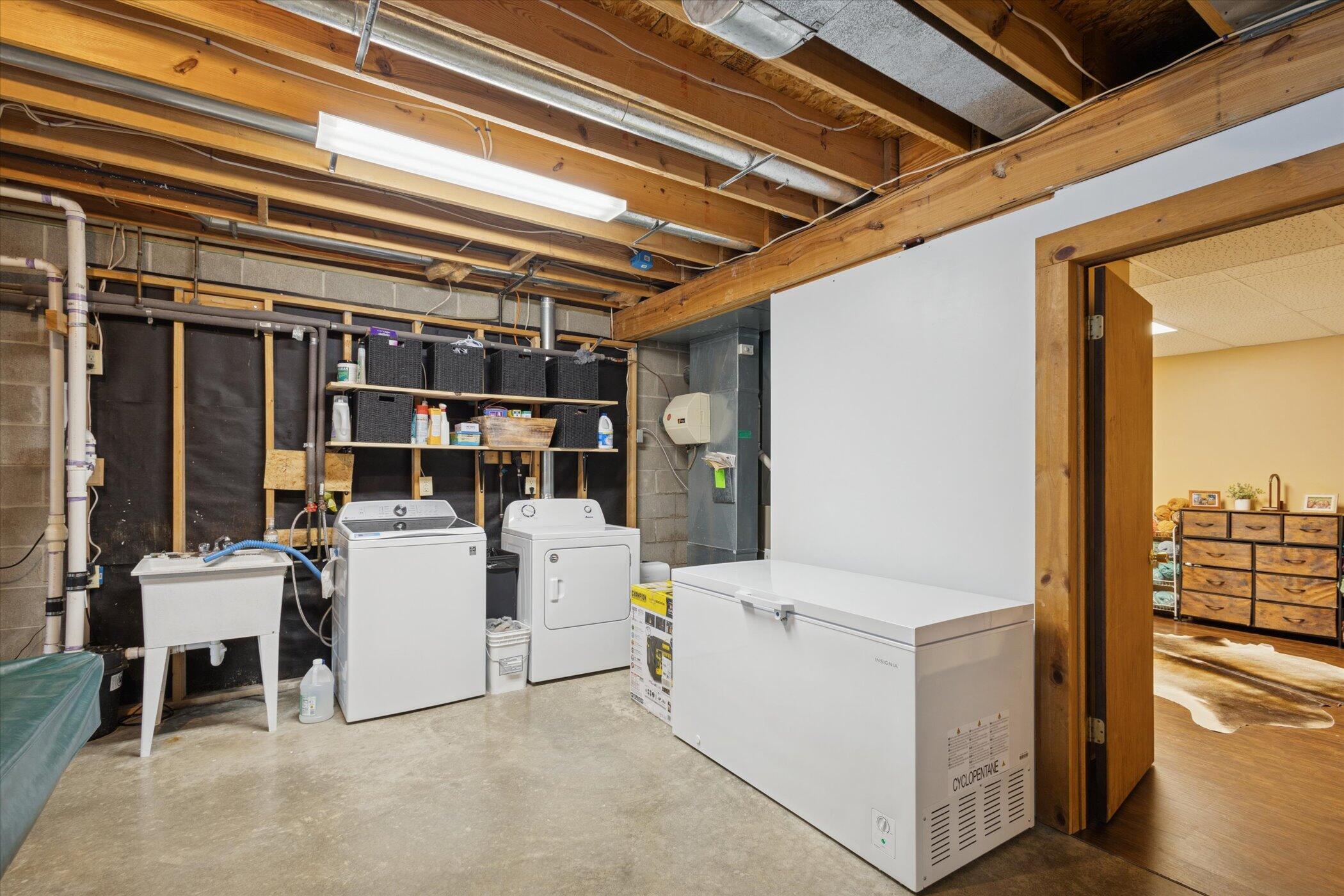 Addison, Michigan, 49220, United States, 4 Bedrooms Bedrooms, ,2 BathroomsBathrooms,Residential,For Sale,2000711