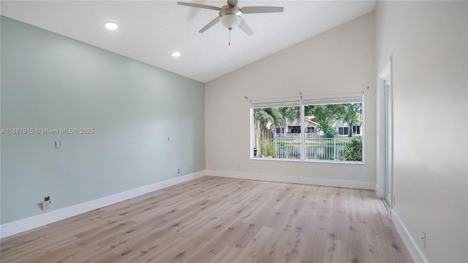 Plantation, Florida, 33322, United States, 3 Bedrooms Bedrooms, ,2 BathroomsBathrooms,Residential,For Sale,1947499