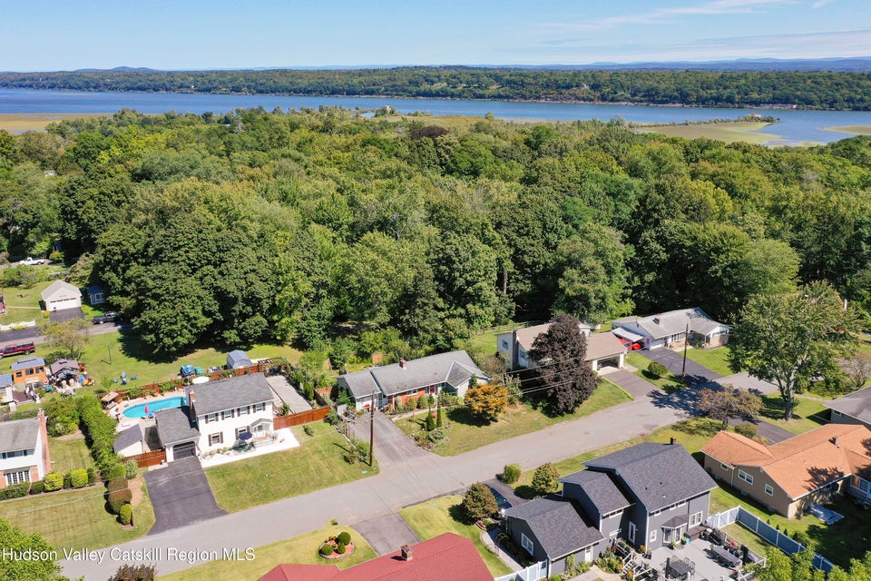 Saugerties, New York, 12477, United States, 3 Bedrooms Bedrooms, ,3 BathroomsBathrooms,Residential,For Sale,1974186