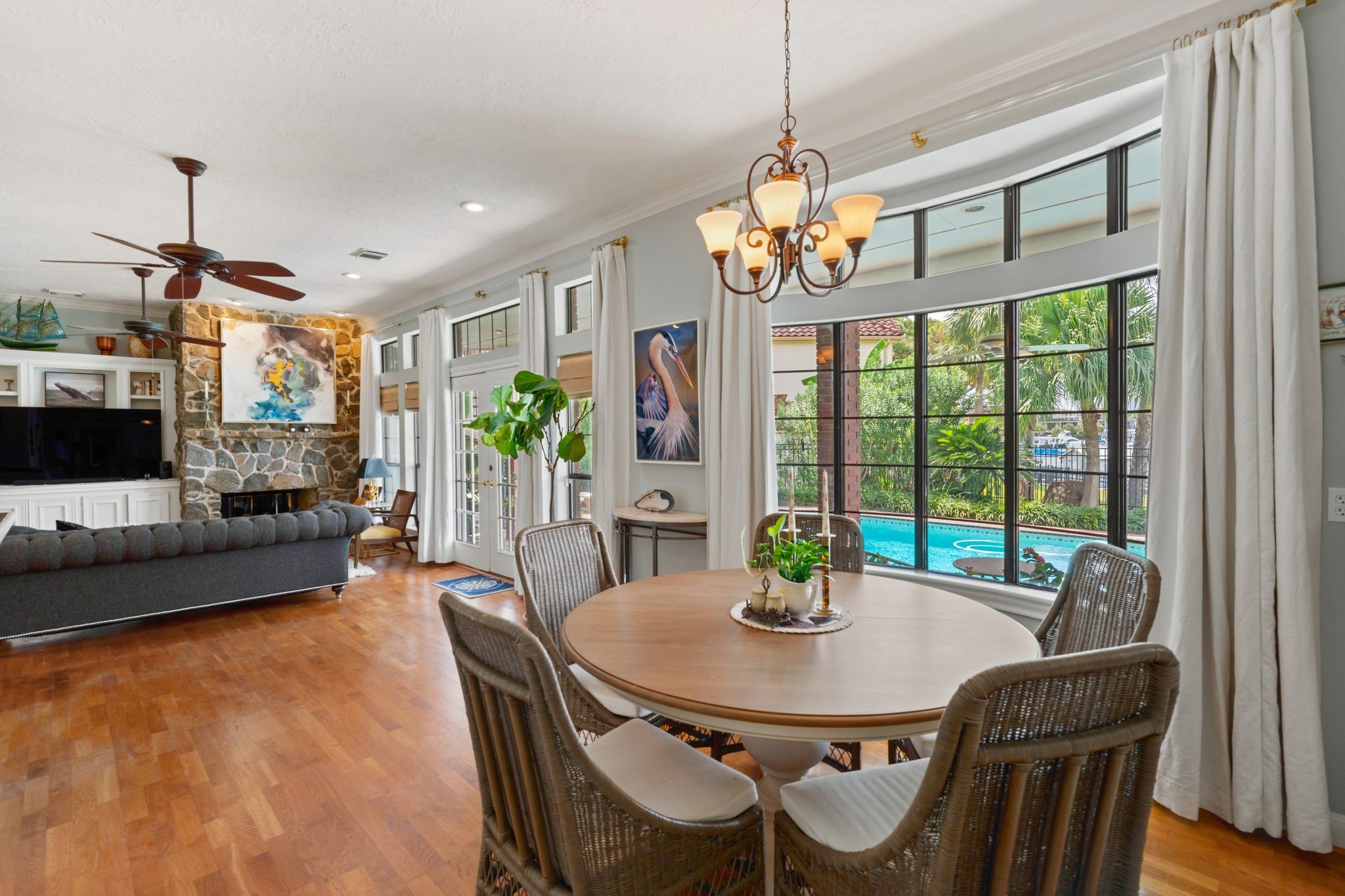  2207 Twin Oaks Boulevard - 物件實景