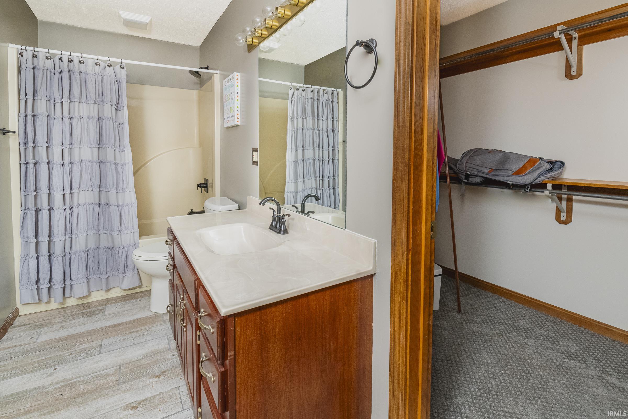 Bloomington, Indiana, 47404, United States, 4 Bedrooms Bedrooms, ,6 BathroomsBathrooms,Residential,For Sale,2005085