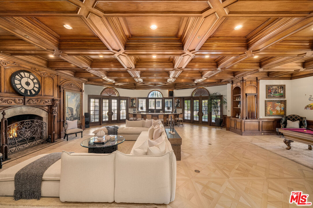 Westlake Village, California, 91362, United States, 7 Bedrooms Bedrooms, ,6 BathroomsBathrooms,Residential,For Sale,2003062