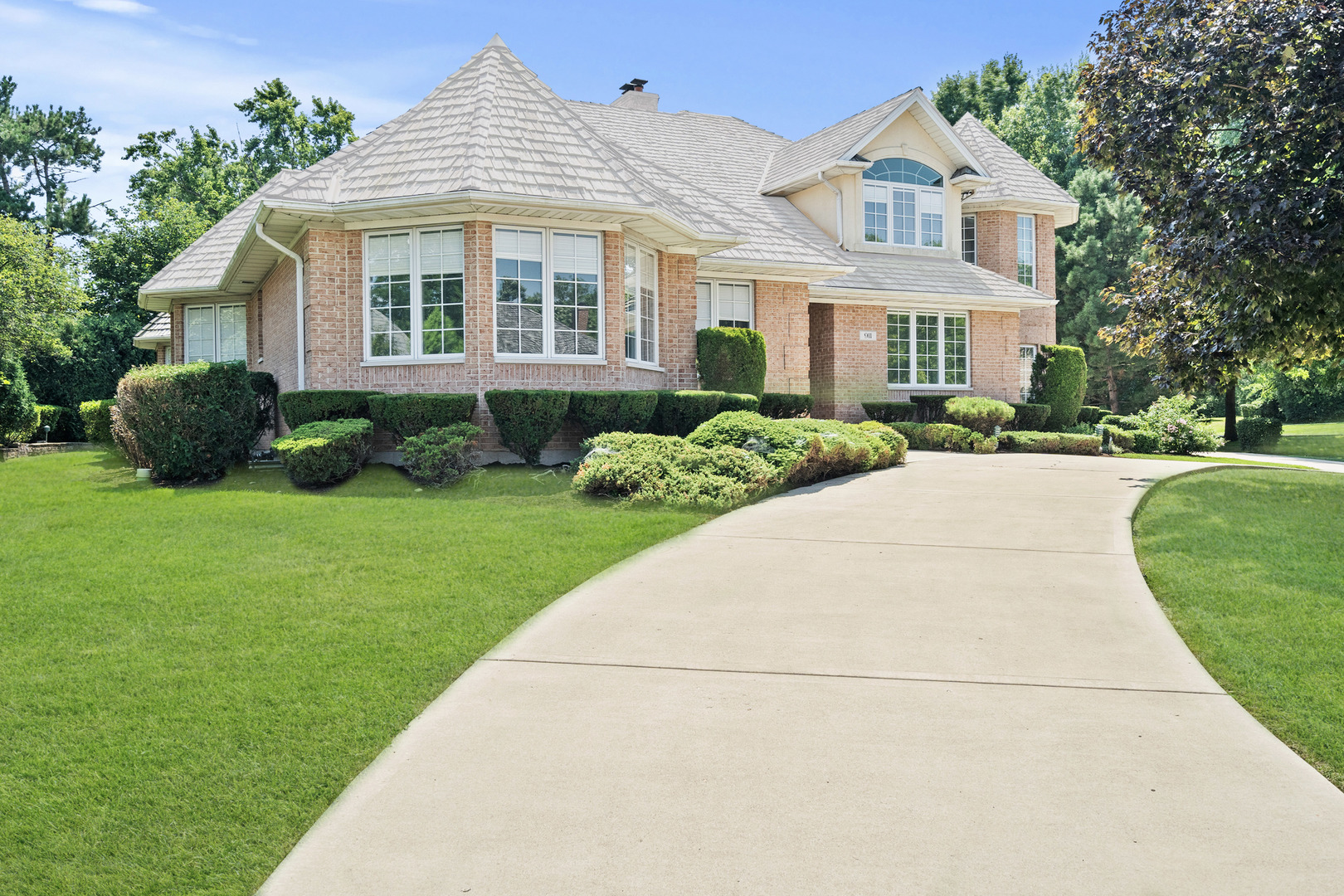 Oak Brook, Illinois, 60523, United States, 7 Bedrooms Bedrooms, ,5 BathroomsBathrooms,Residential,For Sale,1990925