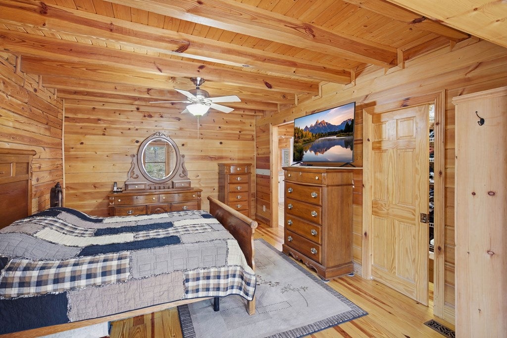 Ellijay, Georgia, 30536, United States, 2 Bedrooms Bedrooms, ,3 BathroomsBathrooms,Residential,For Sale,2034999