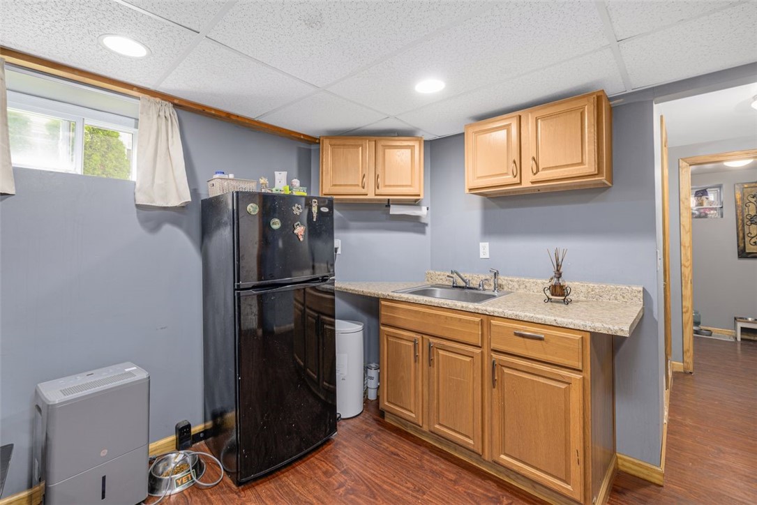 Cranston, Rhode Island, 02910, United States, 3 Bedrooms Bedrooms, ,3 BathroomsBathrooms,Residential,For Sale,1969292