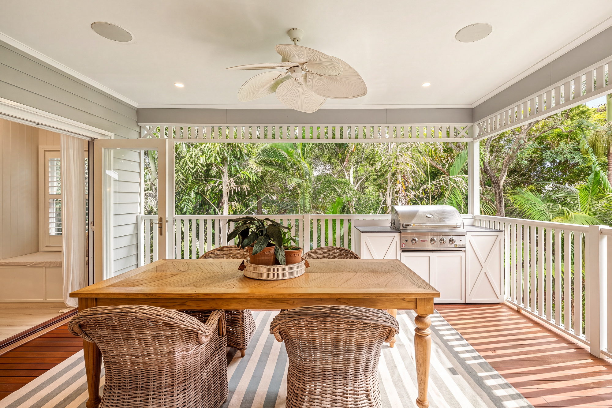  Beautifully Restored Character Home Rich with Privacy, Heart and Soul - 物件實景