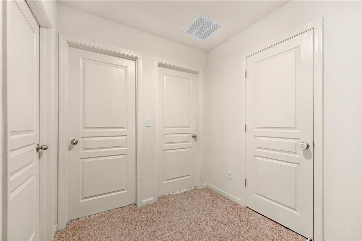 Fresno, California, 93722, United States, 5 Bedrooms Bedrooms, ,3 BathroomsBathrooms,Residential,For Sale,1982186