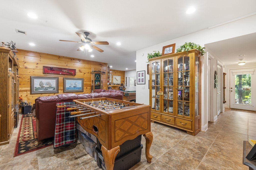 Blairsville, Georgia, 30512, United States, 3 Bedrooms Bedrooms, ,4 BathroomsBathrooms,Residential,For Sale,1895292