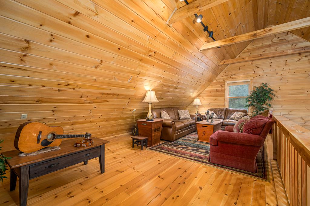 Ellijay, Georgia, 30540, United States, 3 Bedrooms Bedrooms, ,2 BathroomsBathrooms,Residential,For Sale,1972067