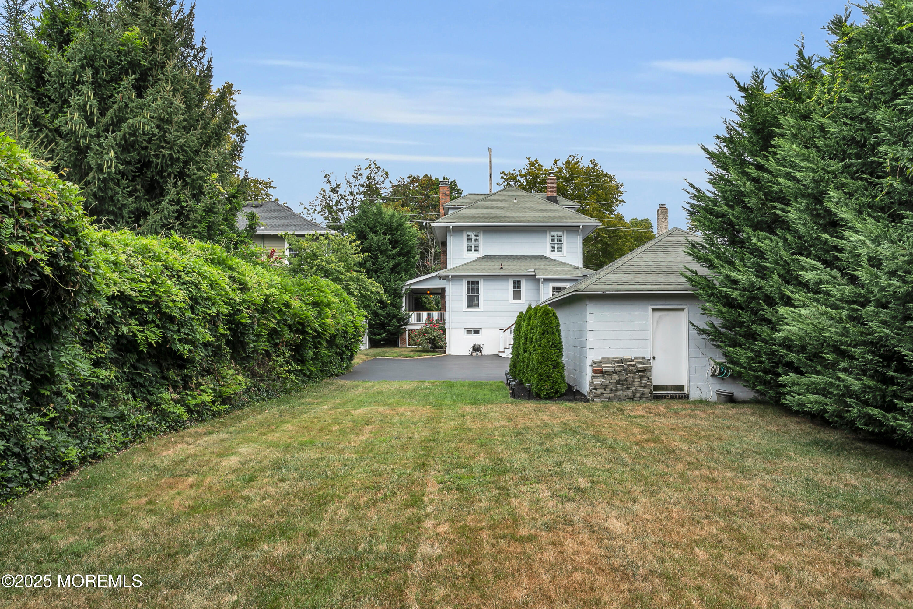 Red Bank, New Jersey, 07701, United States, 3 Bedrooms Bedrooms, ,2 BathroomsBathrooms,Residential,For Sale,1920551