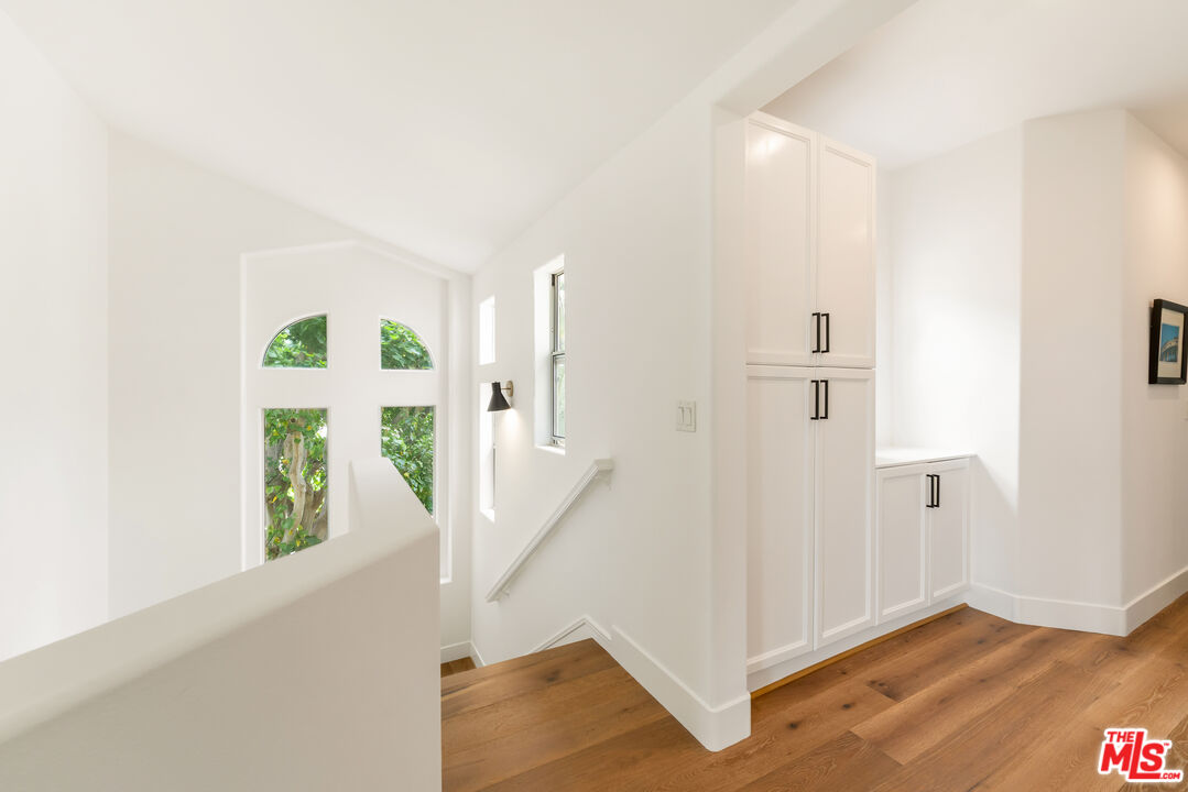 Malibu, California, 90265, United States, 3 Bedrooms Bedrooms, ,3 BathroomsBathrooms,Residential,For Sale,1850176