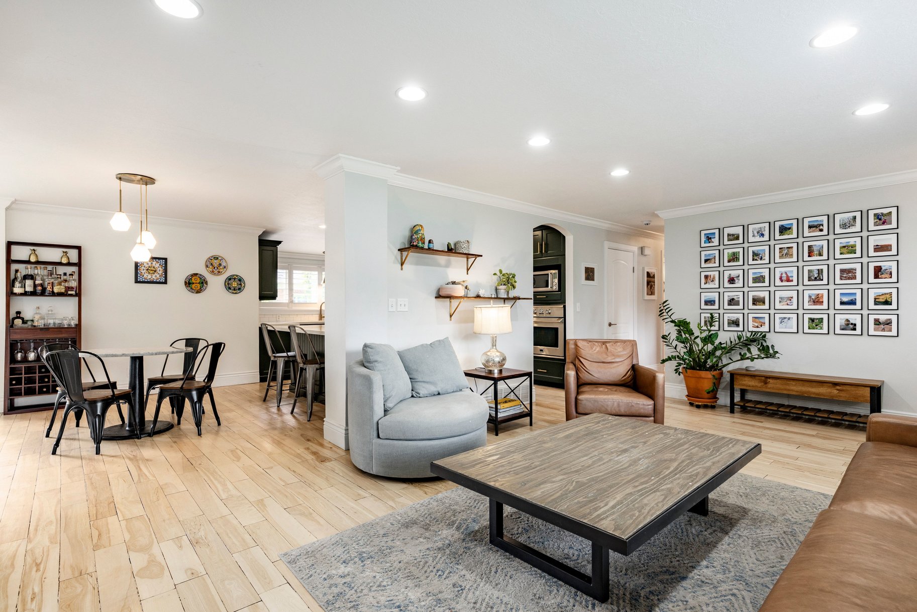  Modernized Millcreek Rambler with Open Living & Private Backyard - 物件實景