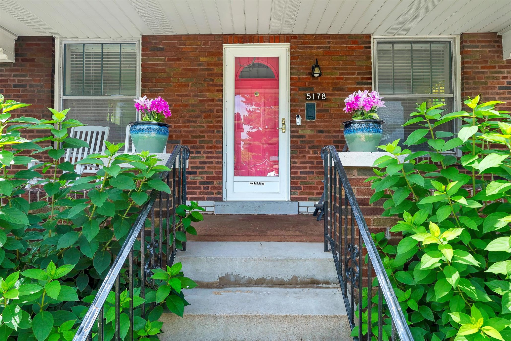  Discover a home filled with character, warmth, and timeless South City charm. - 物件實景