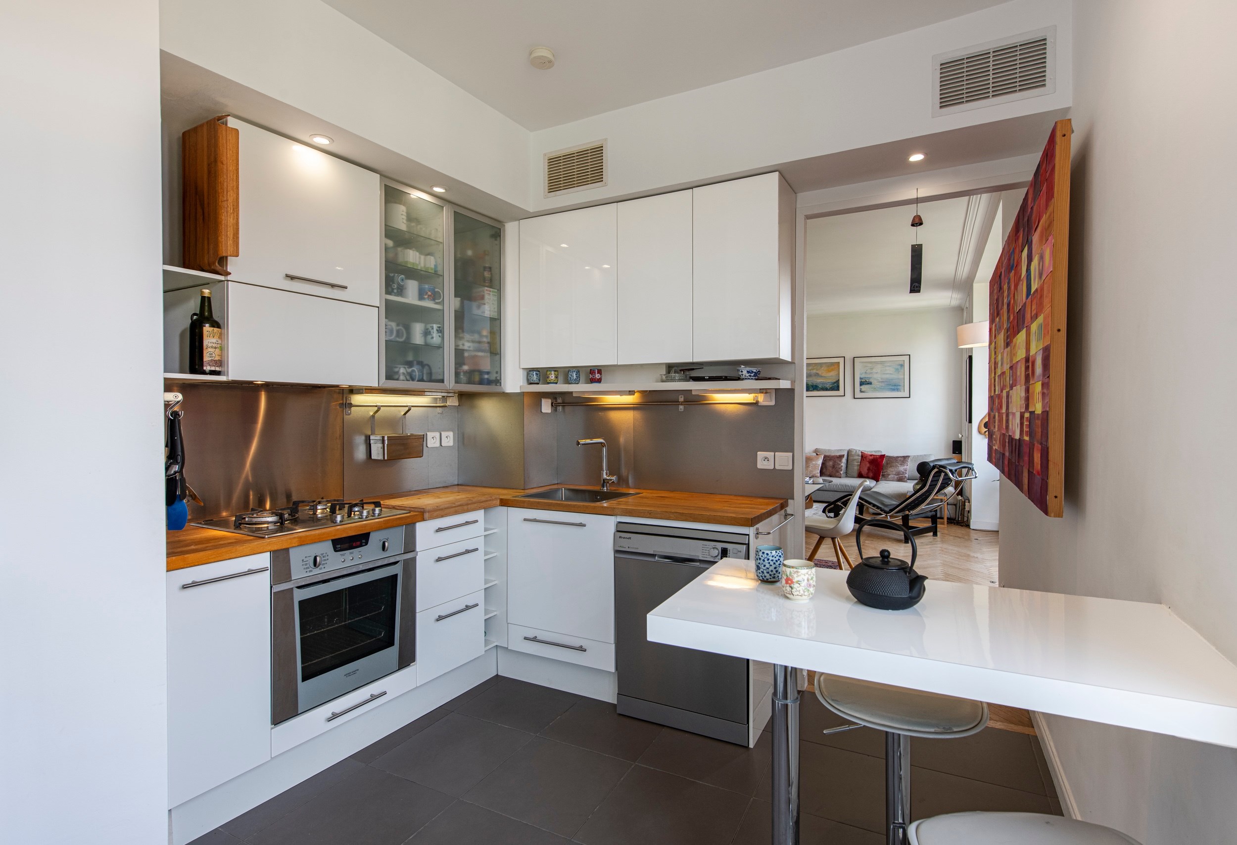  Nice Victor Hugo renovated 2 bedroom apartment 112 sqm with bow windows and par… - 物件實景