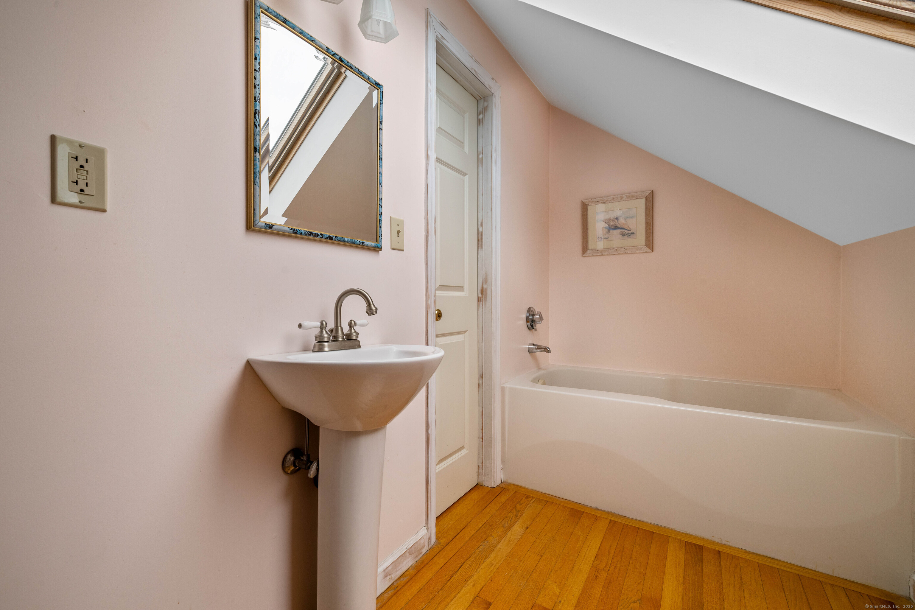 Westbrook, Connecticut, 06498, United States, 3 Bedrooms Bedrooms, ,2 BathroomsBathrooms,Residential,For Sale,1910769