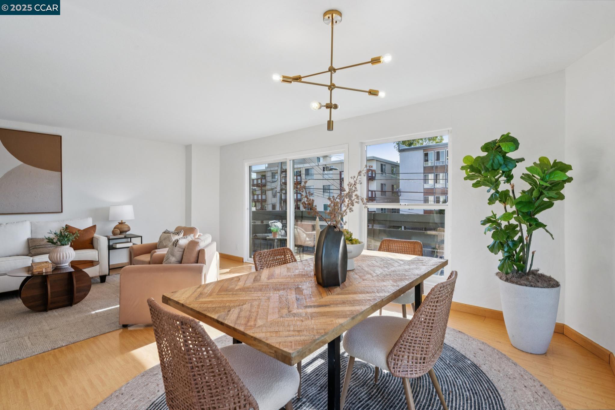 Oakland, California, 94610, United States, 2 Bedrooms Bedrooms, ,2 BathroomsBathrooms,Residential,For Sale,1984718