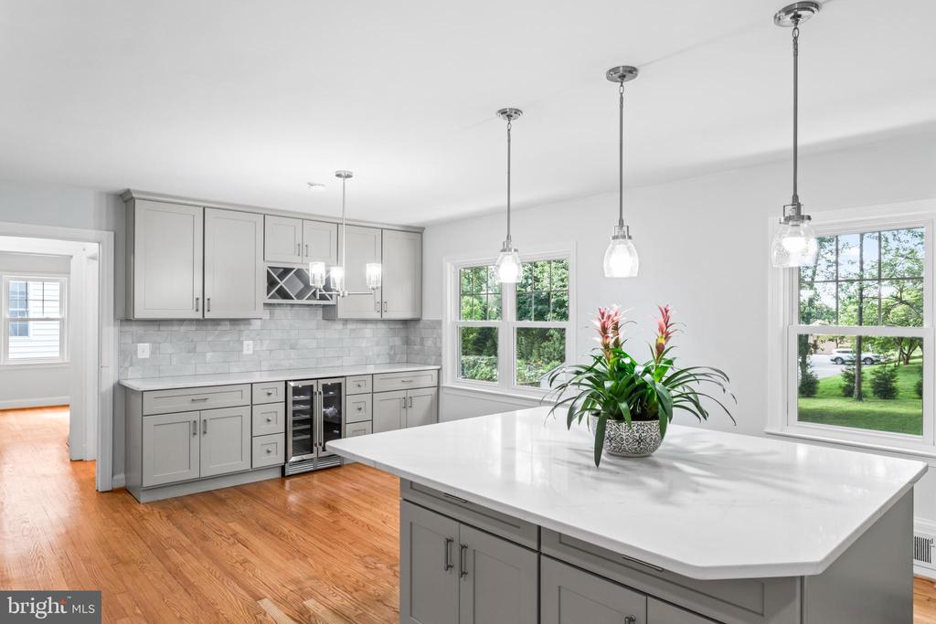 Falls Church, Virginia, 22043, United States, 5 Bedrooms Bedrooms, ,3 BathroomsBathrooms,Residential,For Sale,1977846