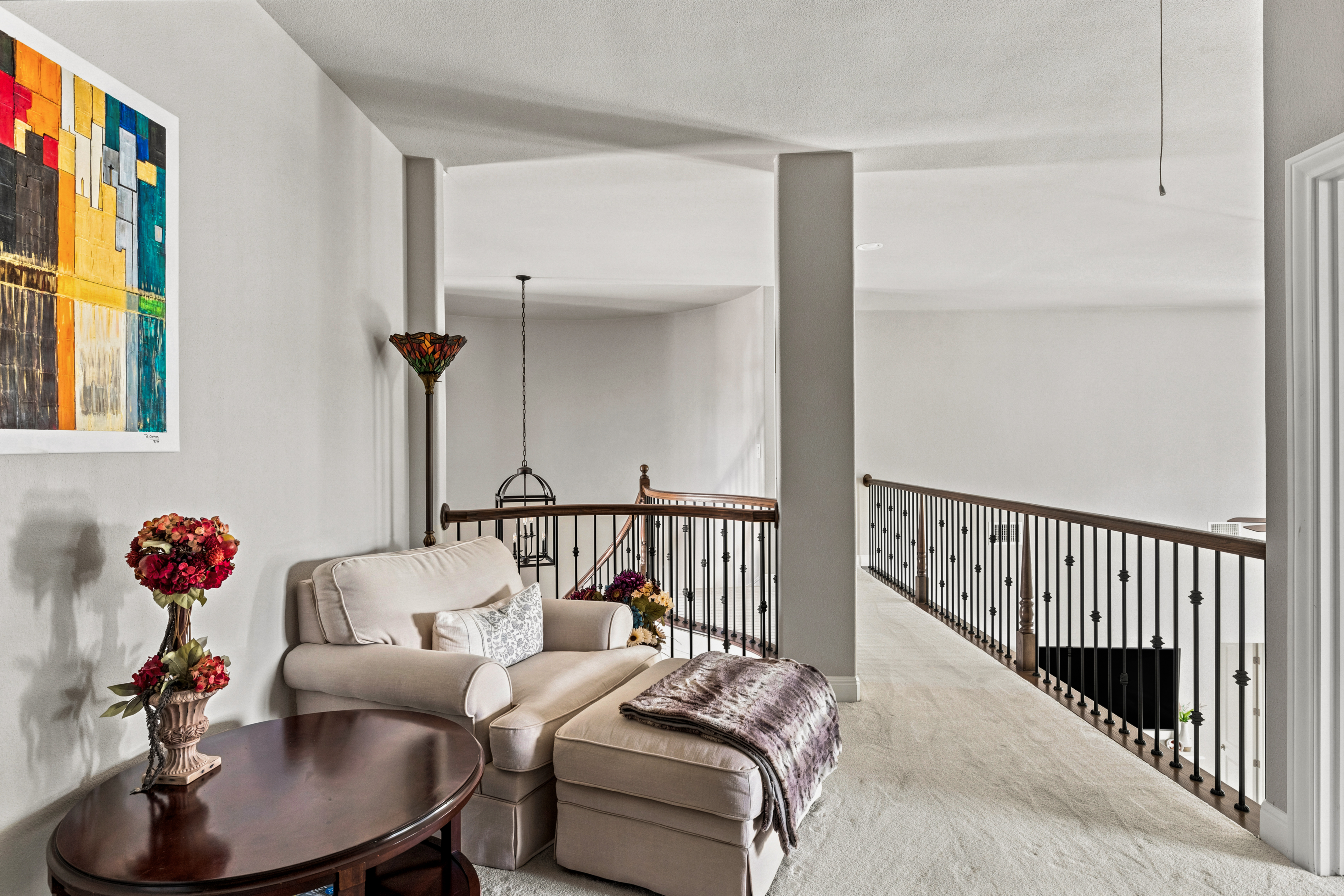  Private Greenbelt Retreat with Dual Main-Floor Suites - 物件實景