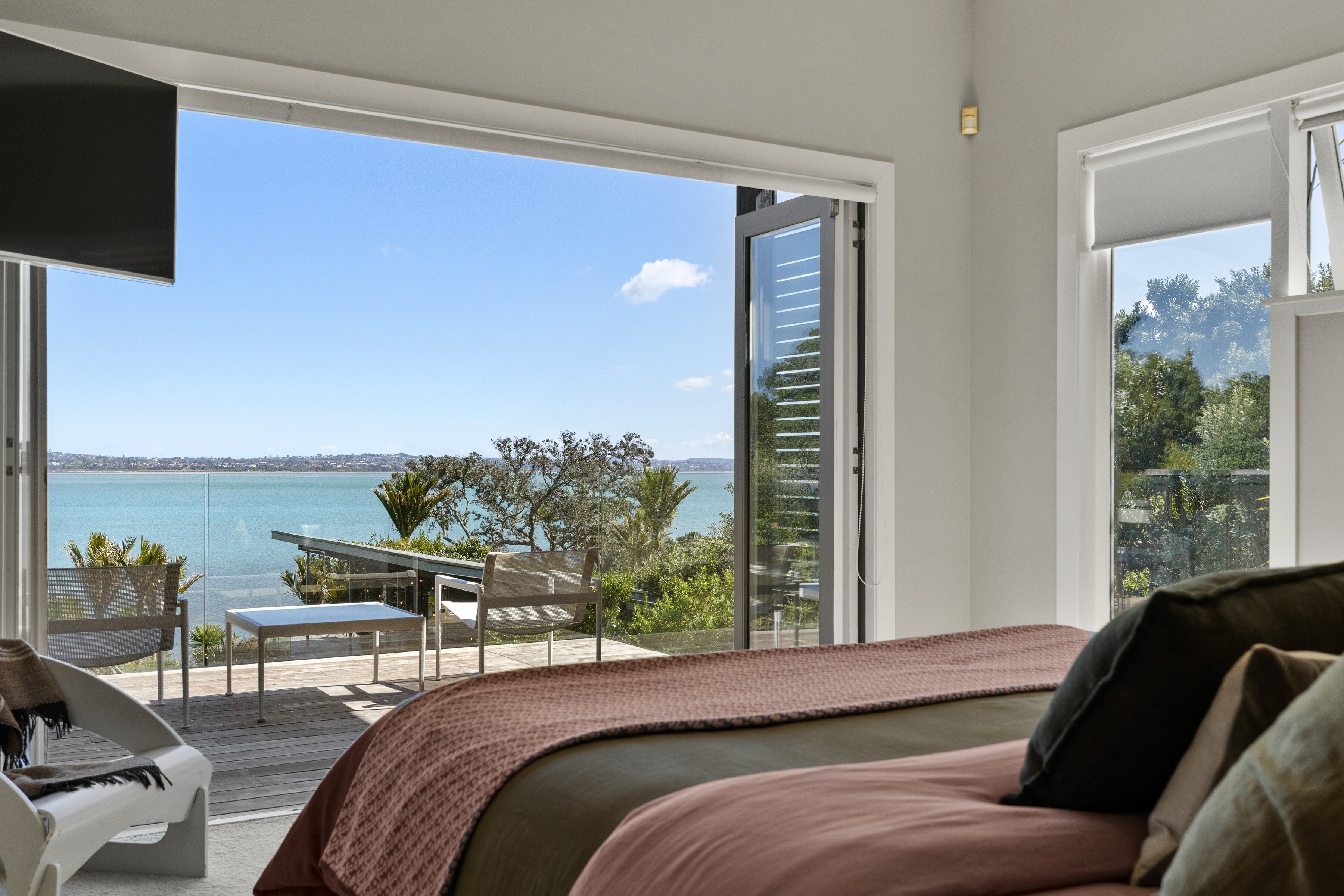  A Truly Extraordinary Waterfront Opportunity - 物件實景