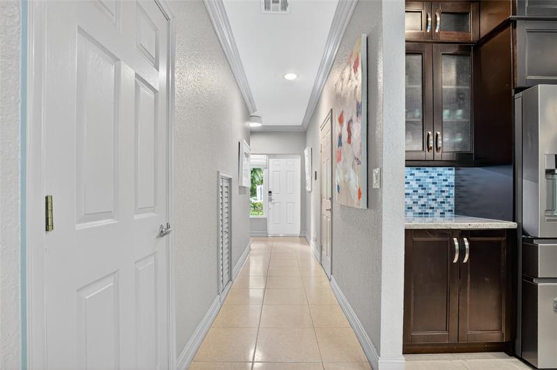 Fort Lauderdale, Florida, 33305, United States, 2 Bedrooms Bedrooms, ,3 BathroomsBathrooms,Residential,For Sale,1957738