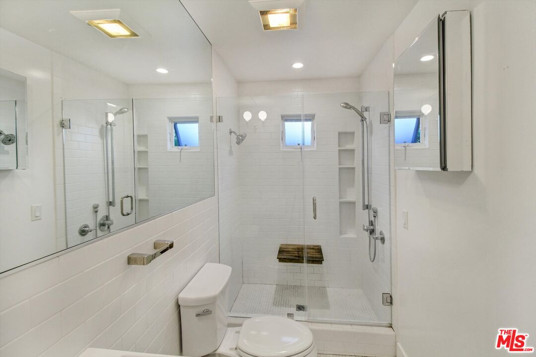 Venice, California, 90291, United States, 7 Bedrooms Bedrooms, ,Residential,For Sale,1700344