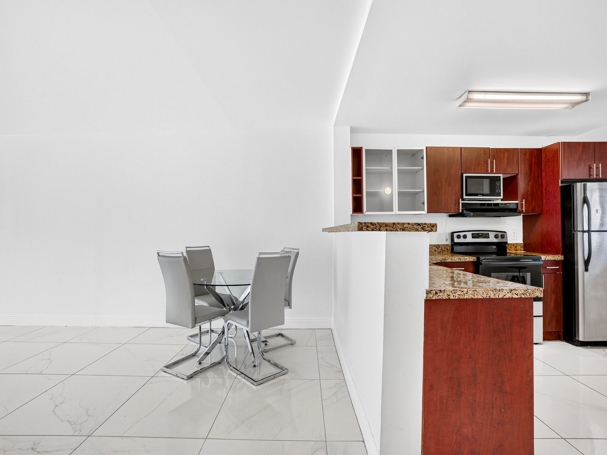  840 Pine Drive, Pompano Beach, FL, 33060 - 物件實景