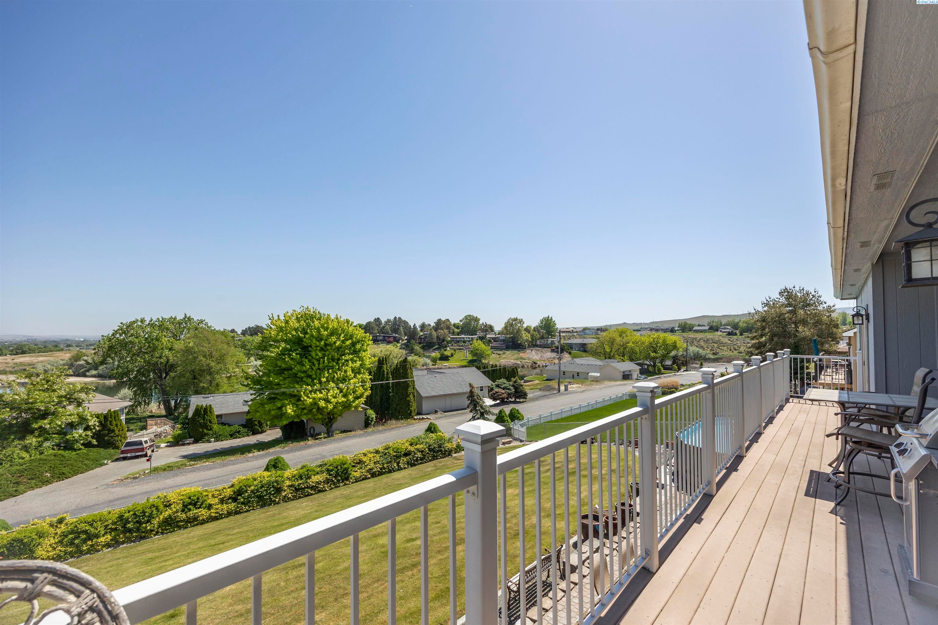 Kennewick, Washington, 99337, United States, 4 Bedrooms Bedrooms, ,3 BathroomsBathrooms,Residential,For Sale,1860973