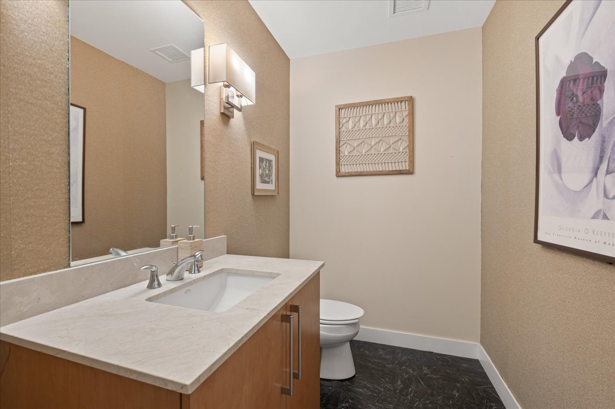 Chicago, Illinois, 60611, United States, 2 Bedrooms Bedrooms, ,3 BathroomsBathrooms,Residential,For Sale,1938726