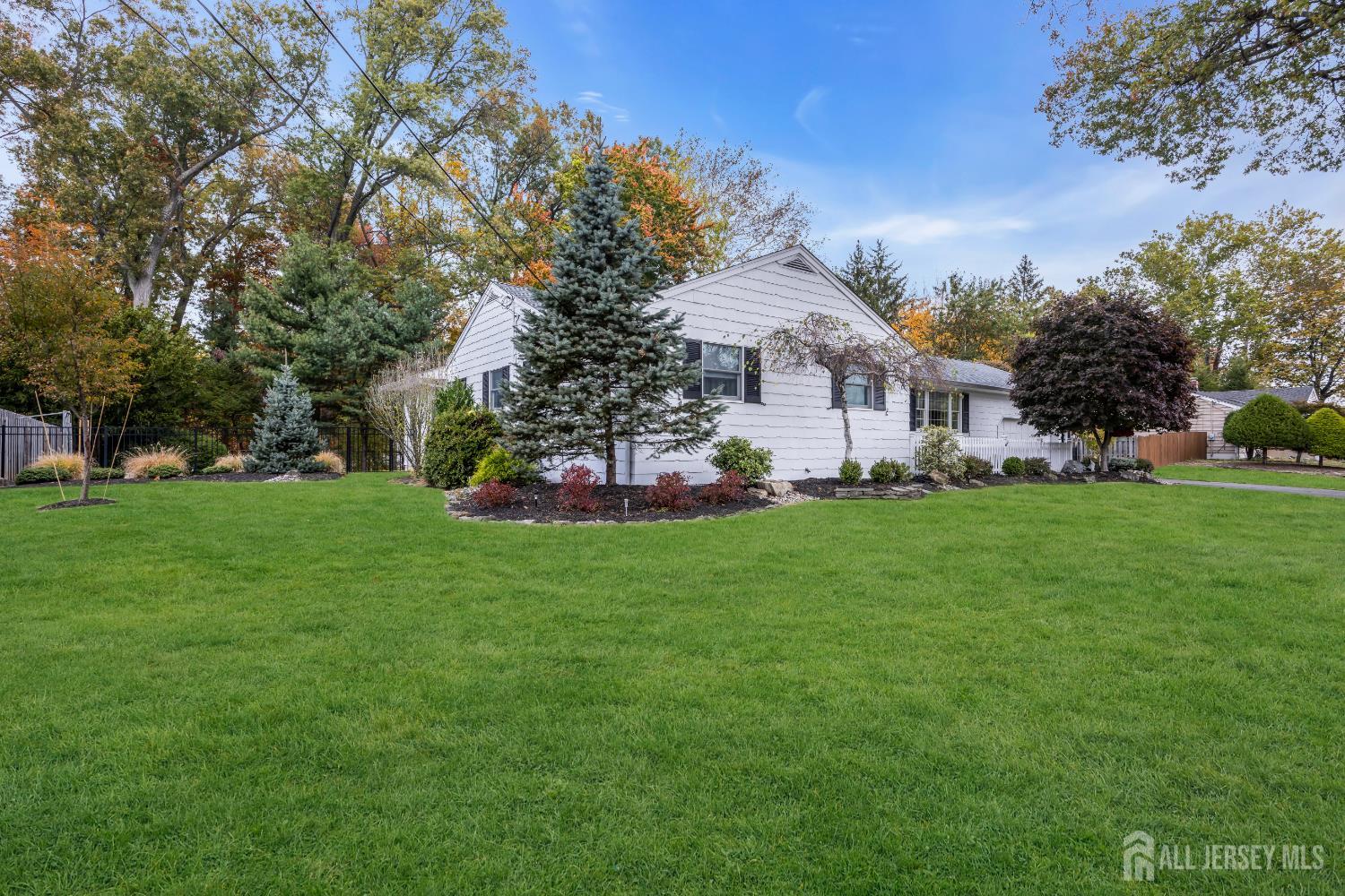 Edison, New Jersey, 08820, United States, 3 Bedrooms Bedrooms, ,2 BathroomsBathrooms,Residential,For Sale,1989177