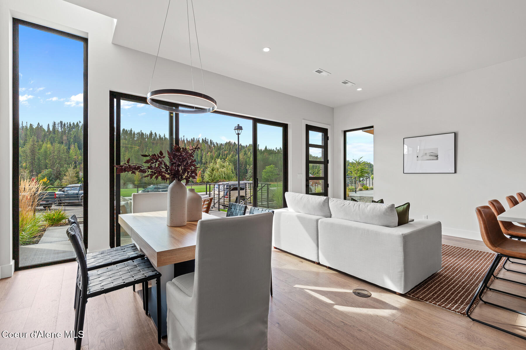 Coeur d'Alene, Idaho, 83815, United States, 2 Bedrooms Bedrooms, ,Residential,For Sale,1984255