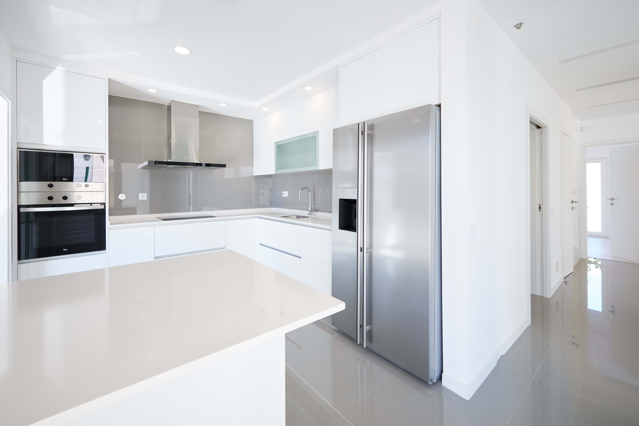 Setúbal, Setúbal, 2925-002, PT, 4 Bedrooms Bedrooms, ,3 BathroomsBathrooms,Residential,For Sale,1699842