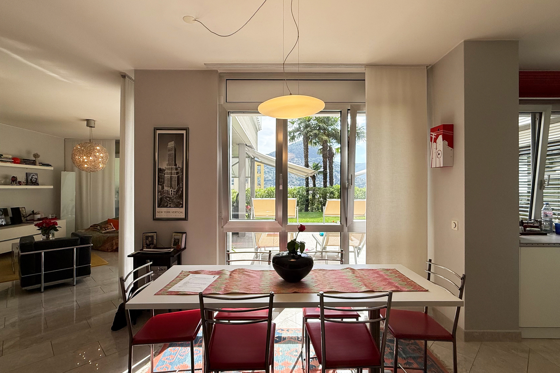  Bright apartment with private garden in a prime location - 物件實景